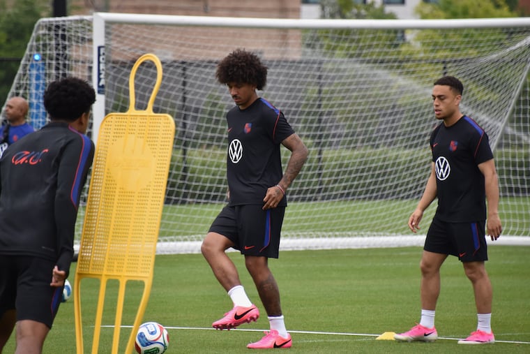 Chris Richards (center) on the ball during Friday's U.S. practice in Chicago, the first where he practiced with the full team in the portion that was open to the media.