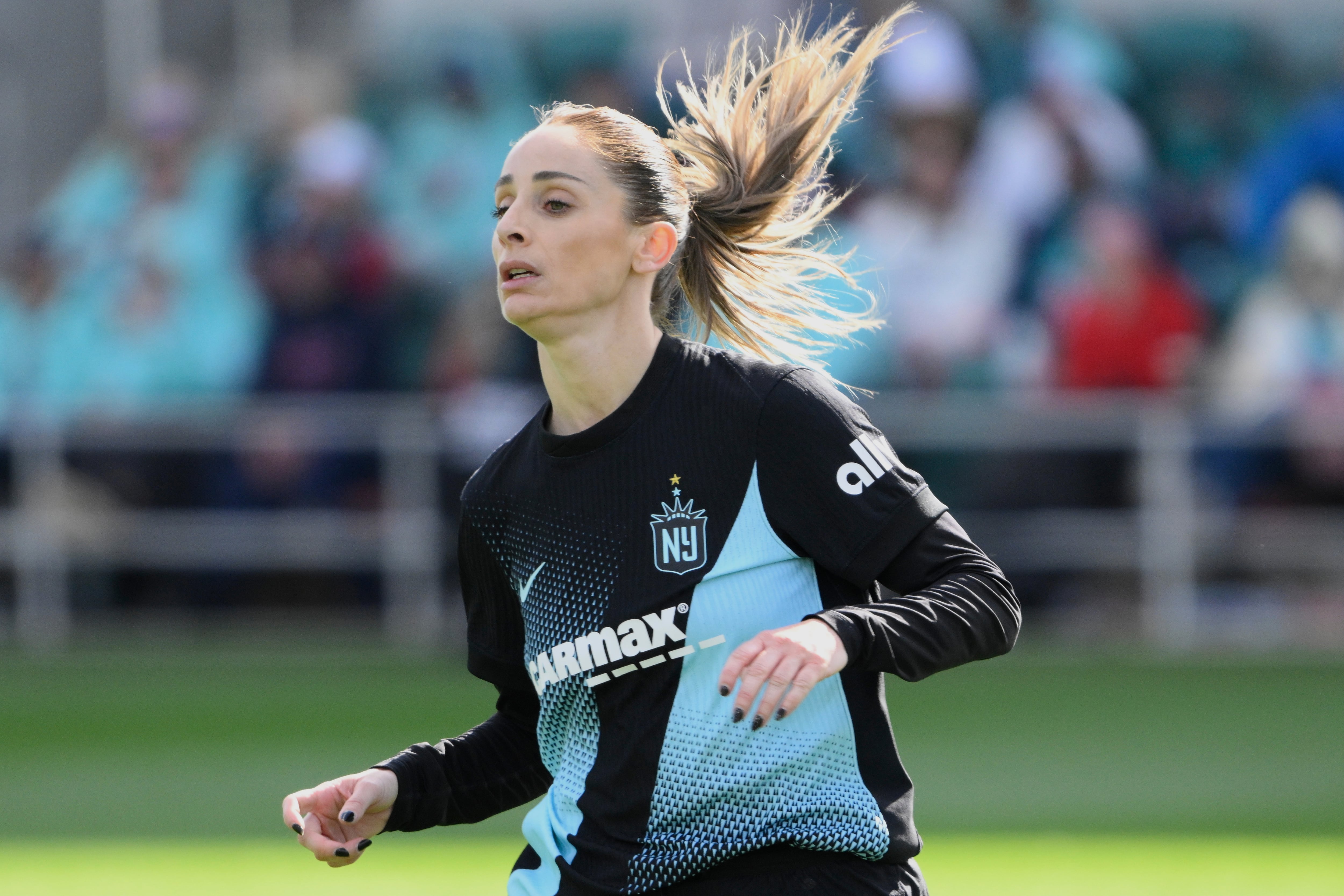Gonzalez has a pair of goals to lead Gotham to a 3-1 win over the Utah Royals