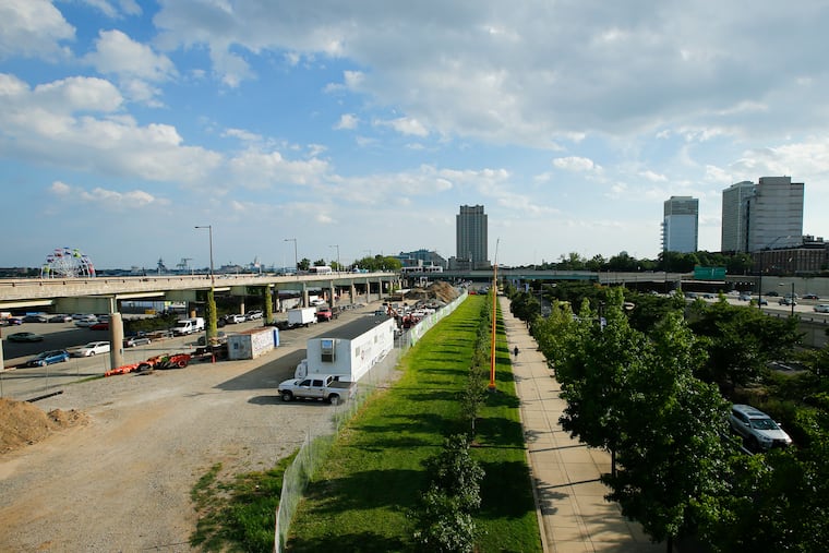 A view of the northern end of Penn's Landing at Market Street. New York's Durst Organization is vying with the 76ers' owners to develop the site.