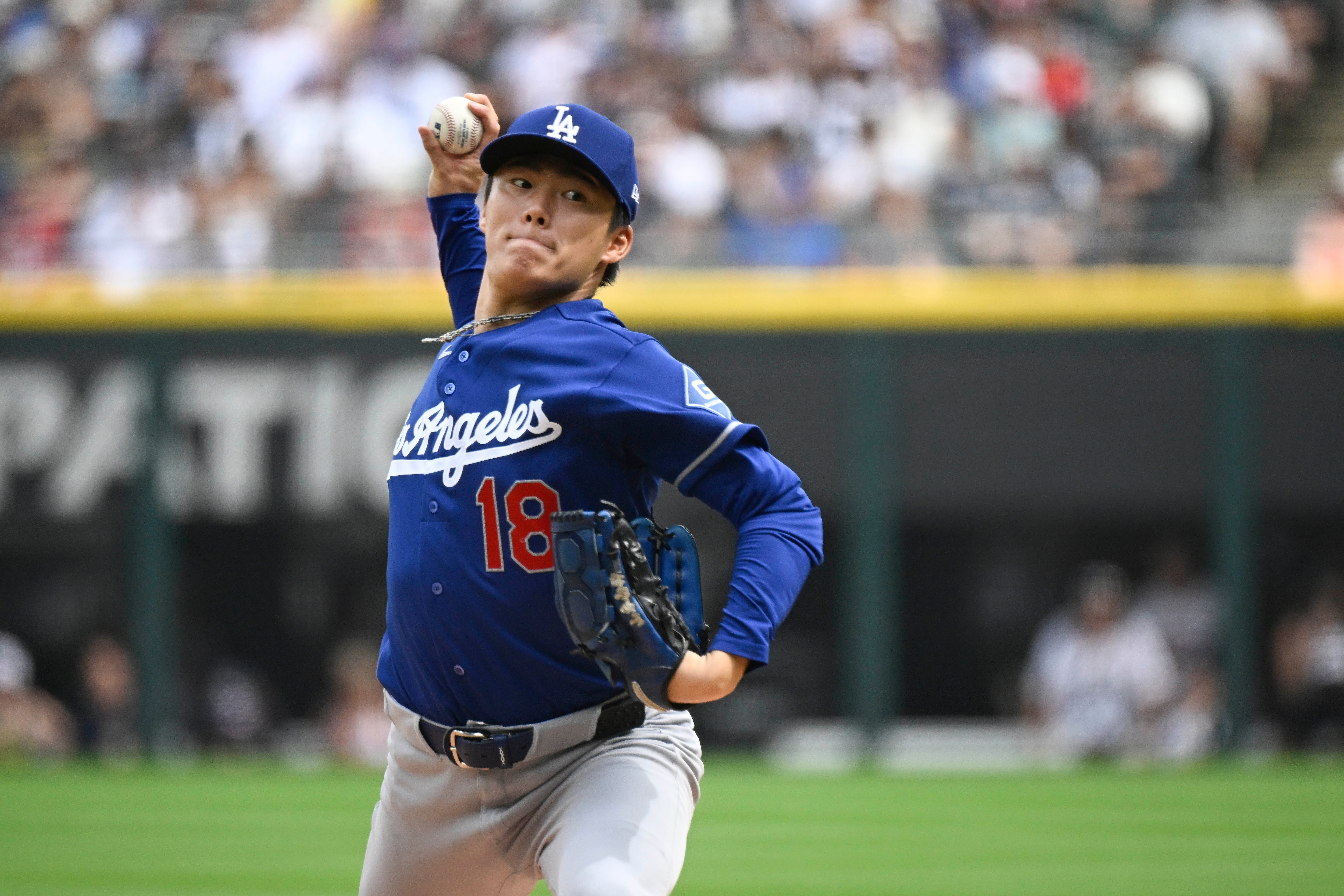 Dodgers' Yamamoto has a perfect game through 7 innings against the White Sox