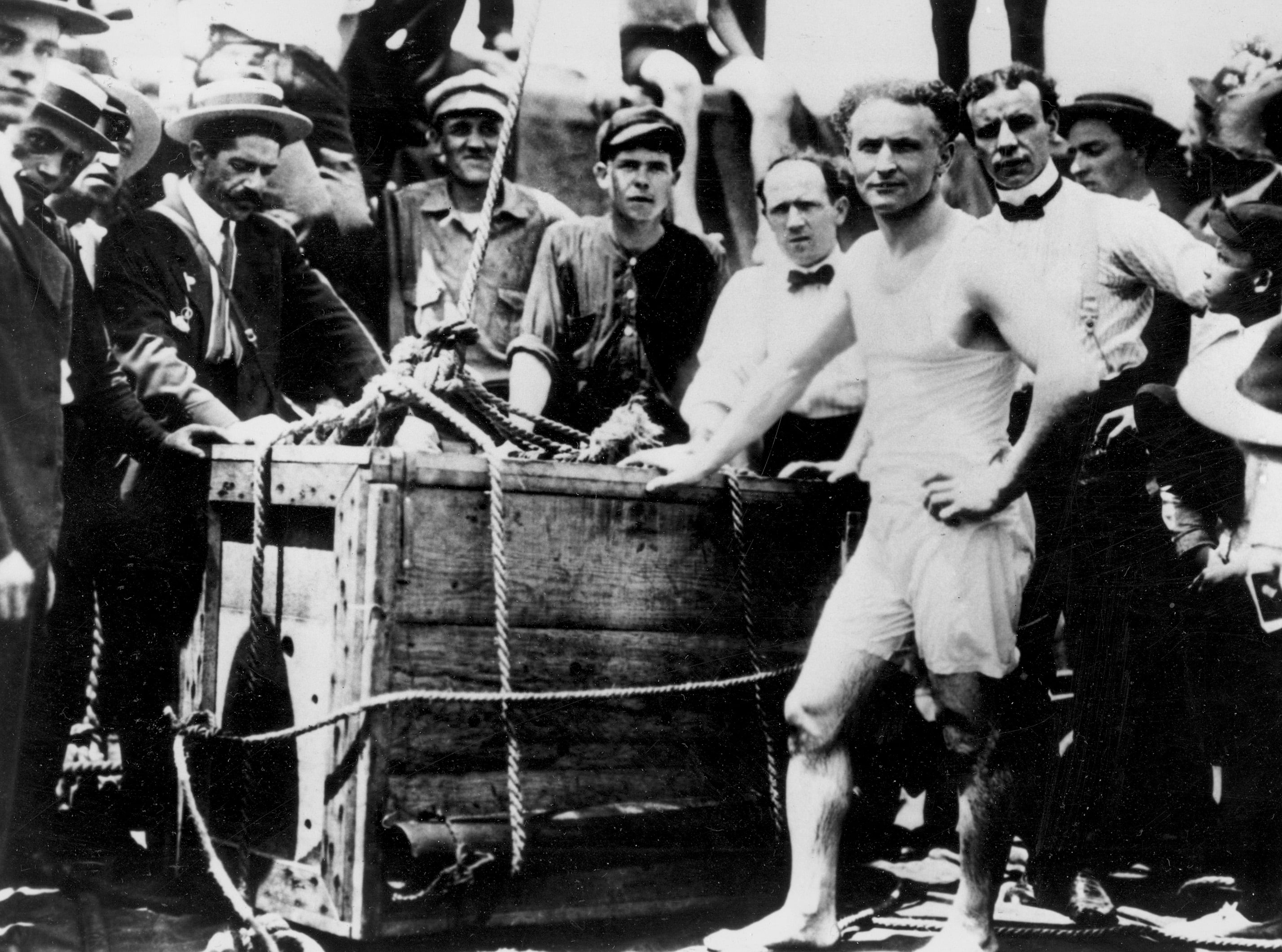 Houdini’s centennial spotlight: A newly published essay and a fresh fight over when and how he died
