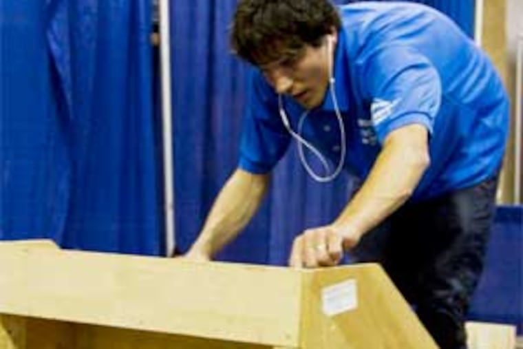 Vincent Lawson won in the floor-layer category.