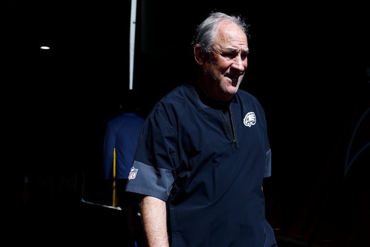 Eagles defensive coordinator Vic Fangio has his unit playing lights out, allowing just 16 total points over its last two games.