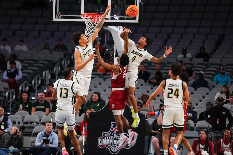 Jordan Riley Temple Temple basketball: Owls, facing gambling investigation, nearly make ...
