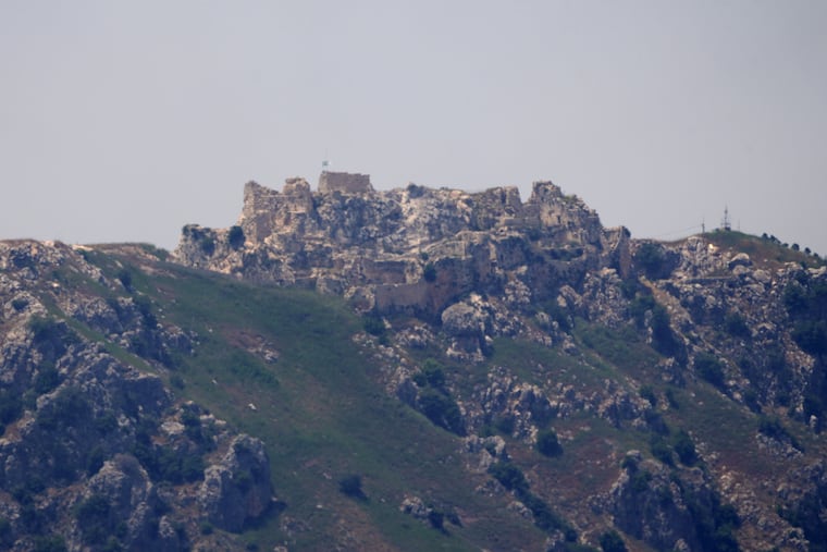 The 12th century Beaufort castle in southern Lebanon has been captured by Israeli troops for the first time in 26 years.