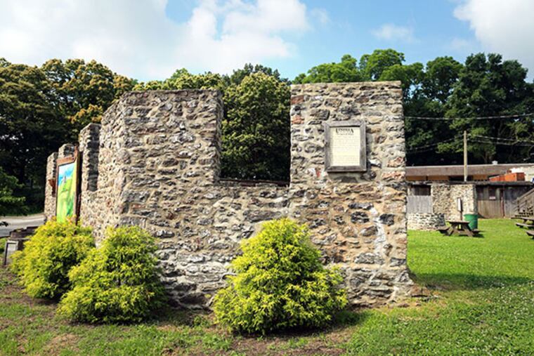 Linvilla Orchards, a Delaware County institution, is celebrating its 100th anniversary this year. Three generations of Linvills still operate the 300-acre pick-your-own business which started as a dairy farm with a eighty-foot tall octagonal barn. The trademark barn was destroyed by fire in 2002 but the family hopes to rebuild it one day. ( DAVID SWANSON / Staff Photographer )