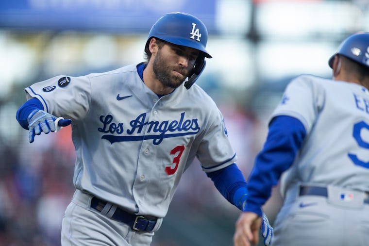 The versatility of the Dodgers' Chris Taylor should be appealing to the Phillies.