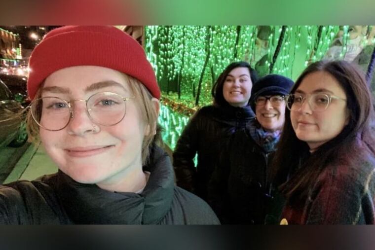 Olivia Bentley with older sister Daisy Bentley, mother Nanette Bentley and Olivia's twin Rosie Bentley on a pre-pandemic family trip to Chicago in early 2020.