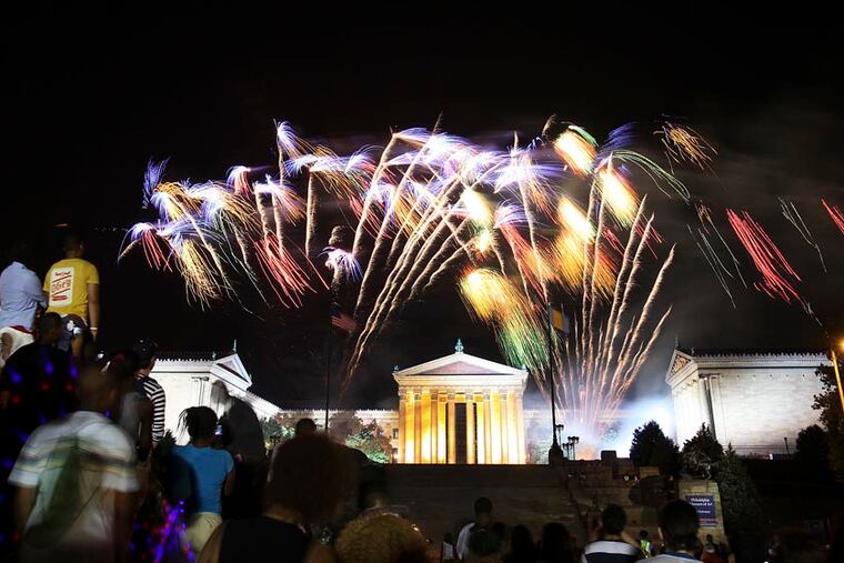 Fireworks to end the Philly 4th of July Jam on the Parkway, Thursday, July 4, 2013. ( Steven M. Falk / Staff Photographer )