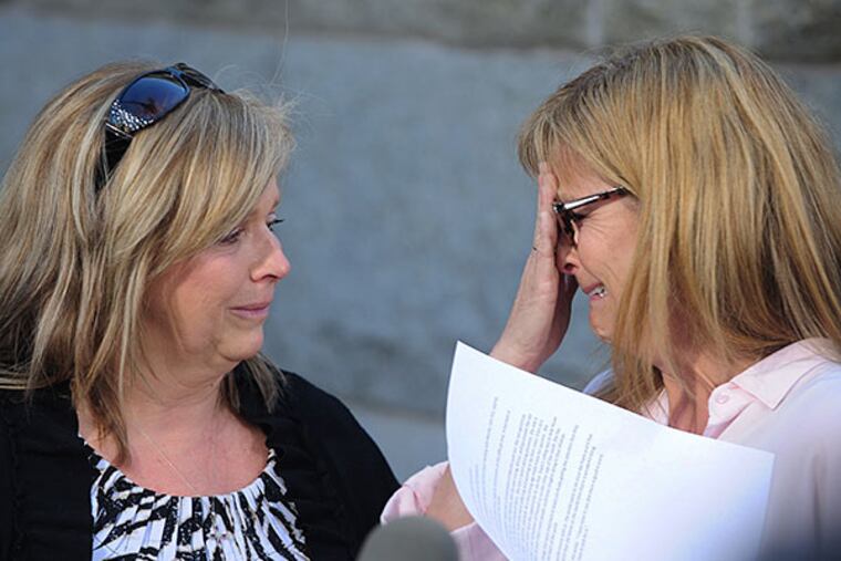 Terri Crippes (left) and Lori Lyon, maternal aunts of Kayla Mueller, speak in Prescott, Ariz. The U.S. and Jordan are skeptical that Mueller died in an airstrike. LES STUKENBERG / (Prescott) Daily Courier, via Associated Press