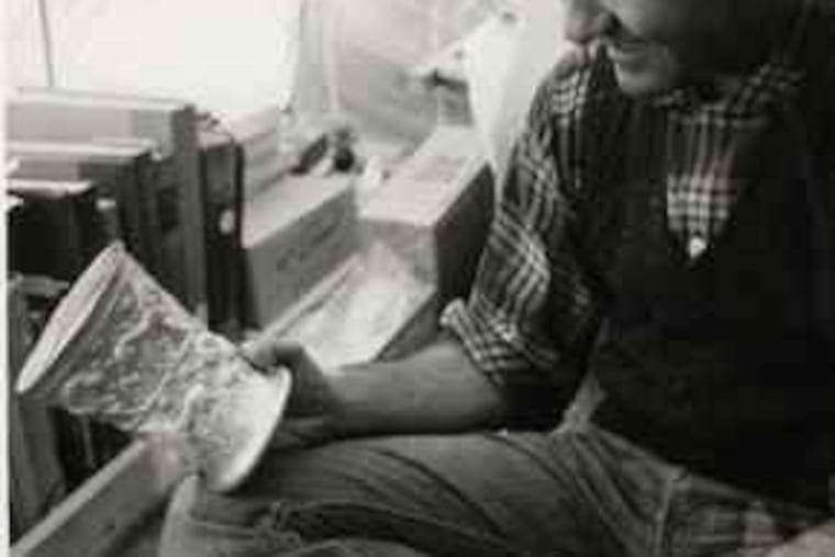 Ezat O. Negahban raised the archaeology standards of his native Iran to match those of foreign expeditions, his son said.