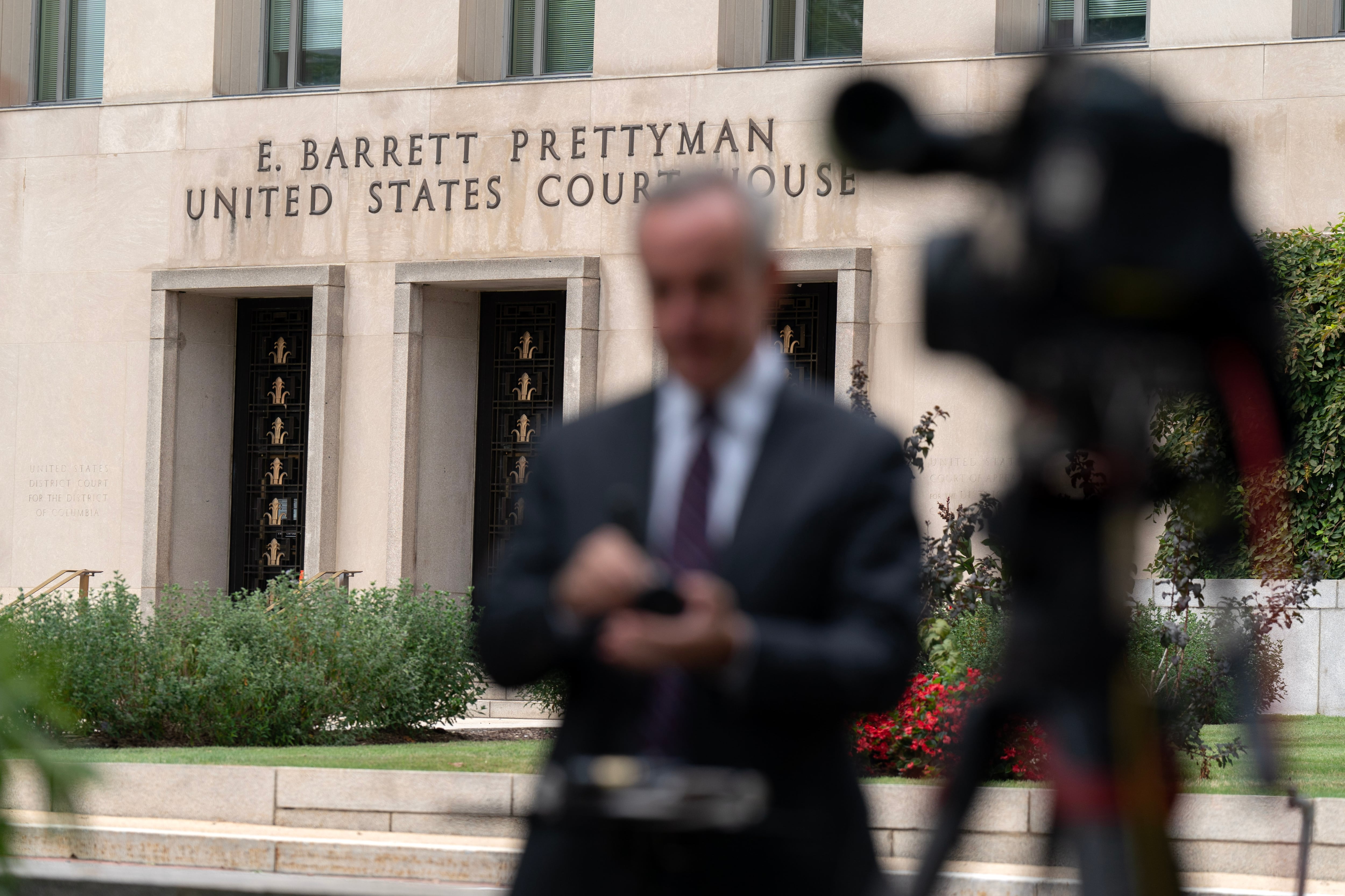 Judge blocks Trump's ban and says CNN, MS NOW and Politico must have White House access restored