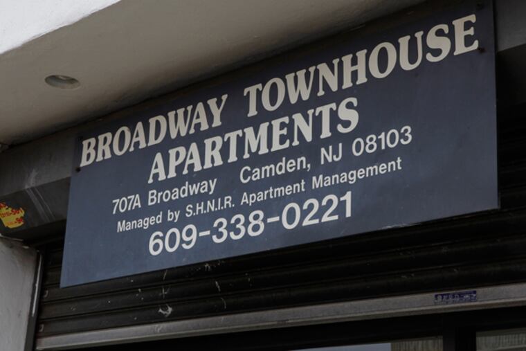 Broadway Townhouse Apartments in Camden. (MICHAEL S. WIRTZ/Staff Photographer)