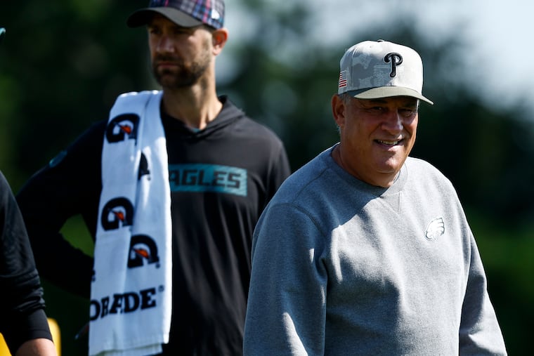 Eagles defensive coordinator Vic Fangio wore a Phillies hat last week at training camp. On Tuesday, he honored his favorite player.