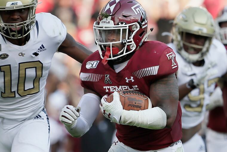 Re’Mahn Davis scores Temple’s first touchdown of the game on this second-quarter run.