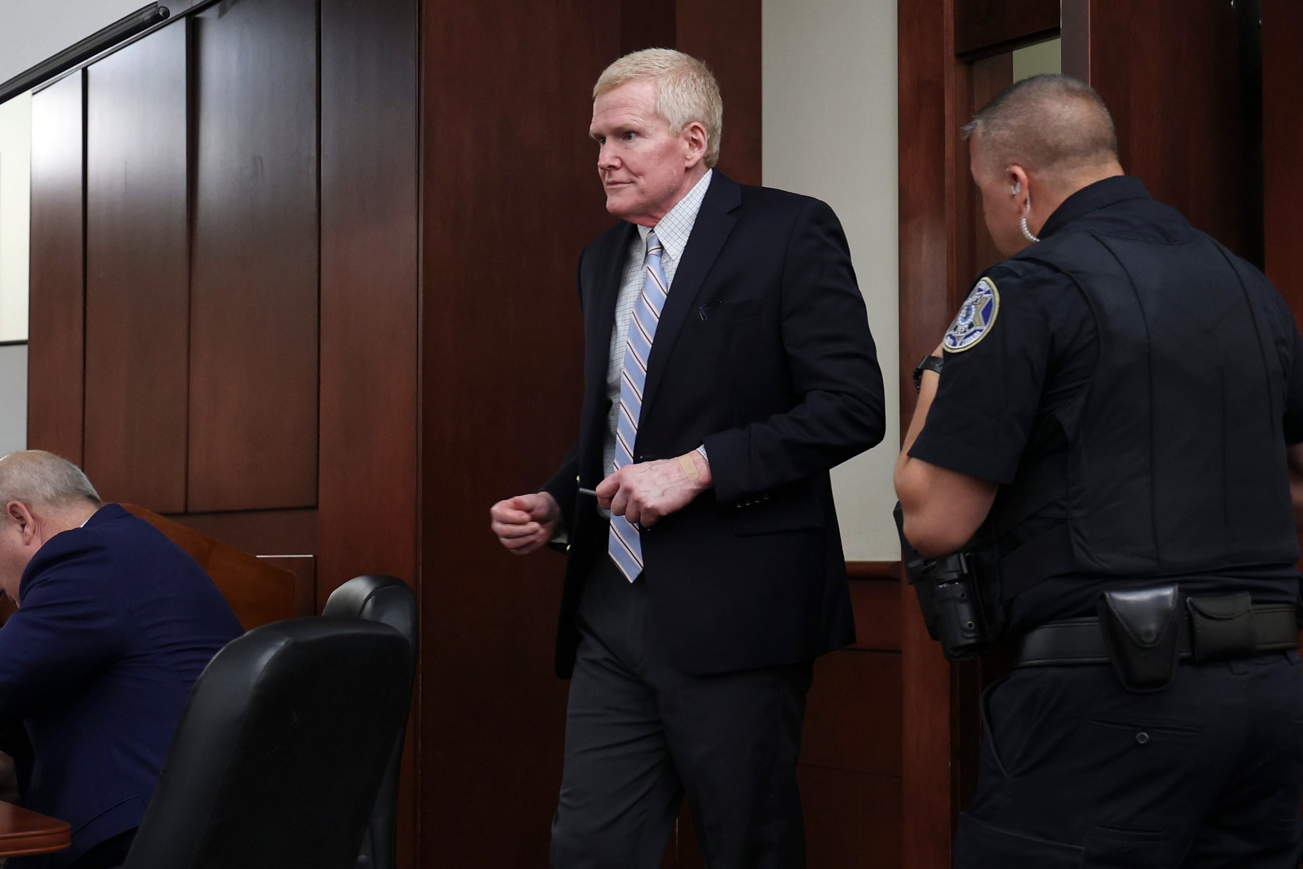 Alex Murdaugh's defense and prosecutors expect to clash over evidence during pretrial hearing