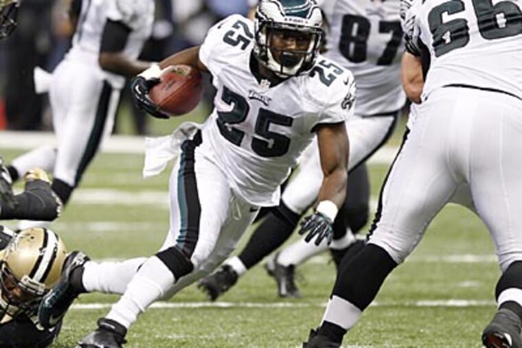 Eagles running back LeSean McCoy runs against the New Orleans Saints. (Yong Kim/Staff Photographer)