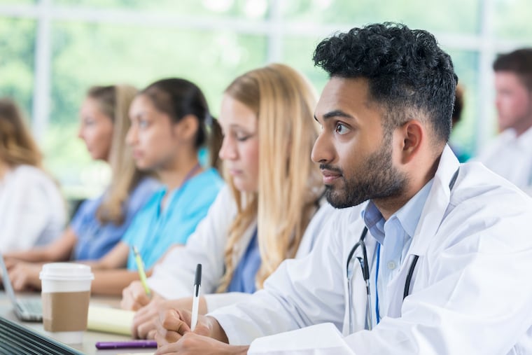 Discrimination against women and minorities in medical school continues, a new study finds.