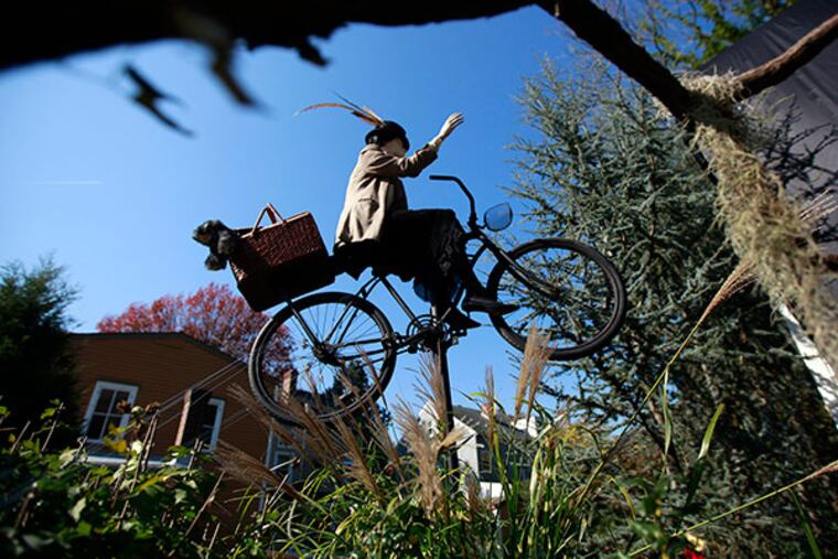 A Wizard of Oz Halloween decor theme on Thompson street in Bordentown Tuesday October 31, 2013. ( DAVID SWANSON / Staff Photographer )