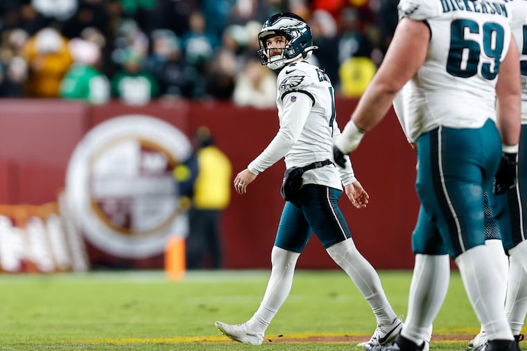 Eagles place kicker Jake Elliott misses a 52-yard field goal attempt during the second quarter Saturday, Dec. 20, 2025, in Landover, Md.