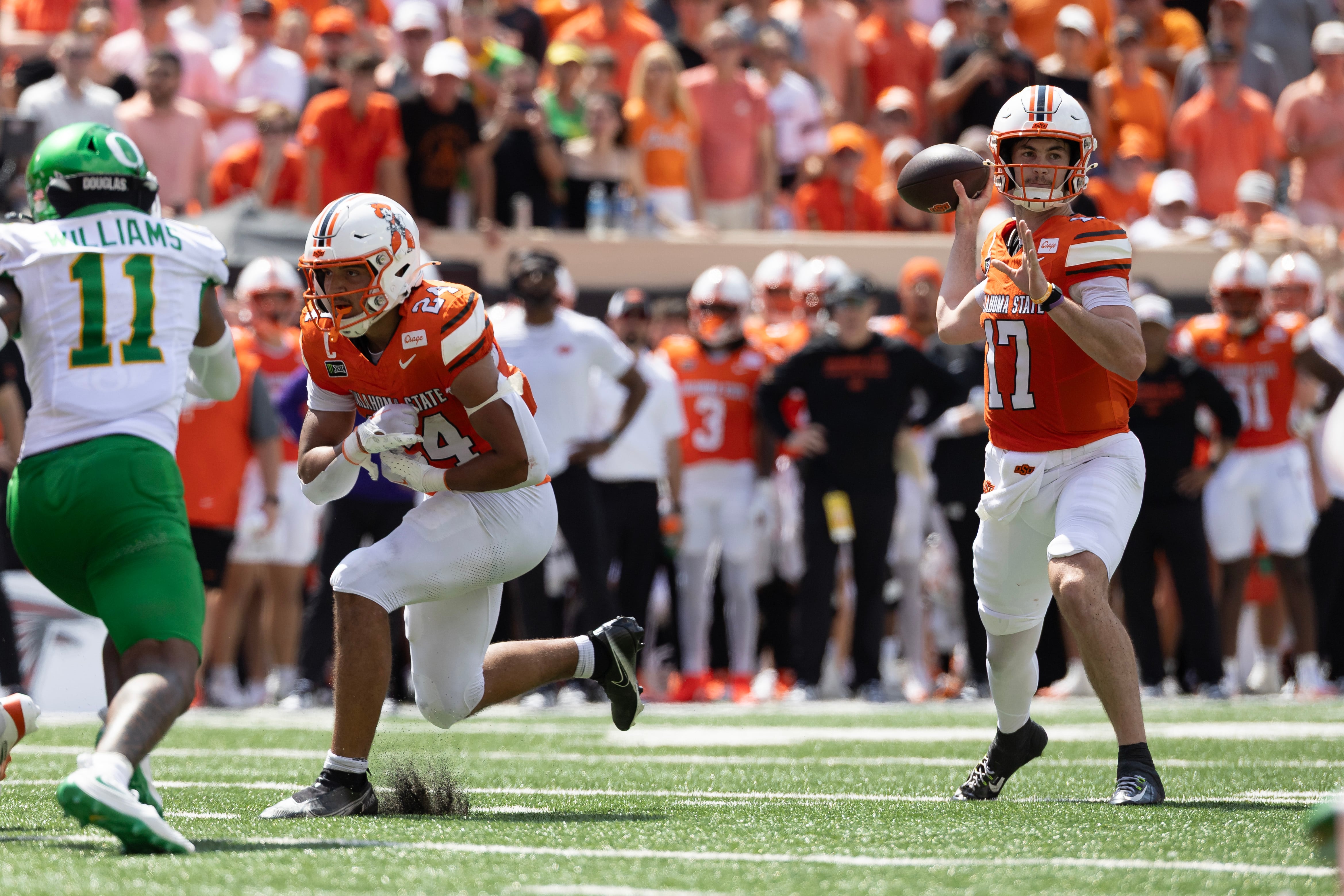 Oklahoma State stuns No. 6 Oregon 39-31, ending 21-game skid against FBS opponents