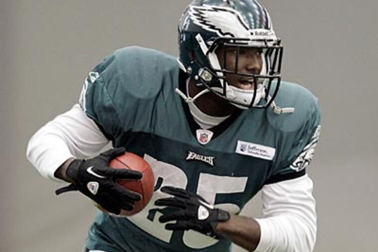Eagles running back LeSean McCoy left Thursday's Eagles practice with a stomach illness. (David Maialetti/Staff file photo)