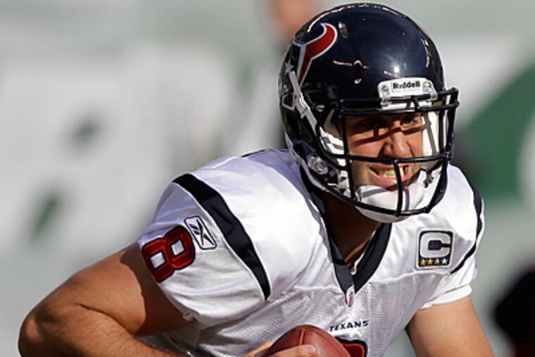 Texans quarterback Matt Schaub played behind Michael Vick for three seasons in Atlanta. (AP Photo/Seth Wenig)