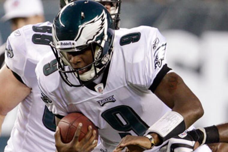 Vince Young defied expectations in Thursday's game, completing three of five attempts. (David Maialetti/Staff Photographer)