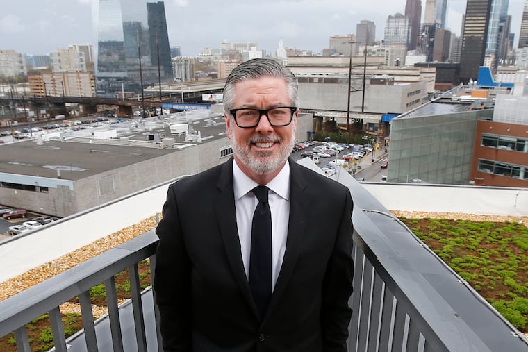 Drexel University President John Fry is the unanimous choice of Temple's search committee to become that school's new president.