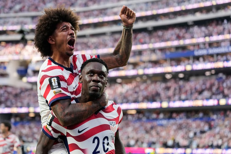 Folarin Balogun (center) was the hero of the United States dominant World Cup group opener against Paraguay. Can the U.S. replicate the same level of dominance against Australia?