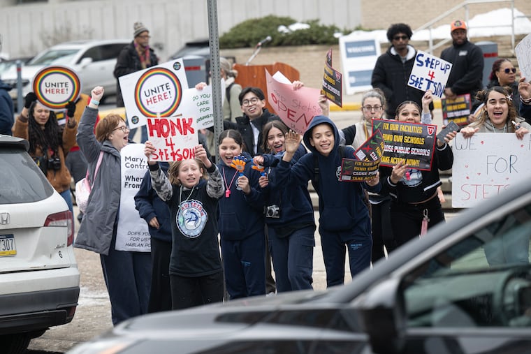 Students rally against school closures outside Philadelphia School District headquarters Thursday on North Broad Street, before Superintendent Tony B. Watlington presented his proposal to close 18 schools to the school board.