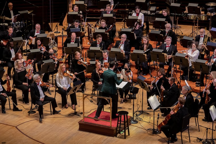 Conductor Enrico Lopez-Yañez leading the No Name Pops in "A Very Philly Christmas" in Verizon Hall on Friday.