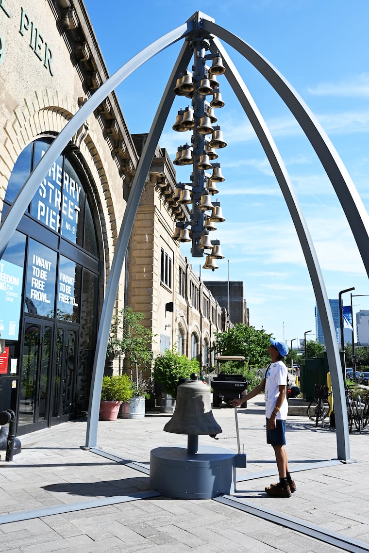 The display allows participants to ring the bell and finish the rendition of "My Country 'Tis of Thee".