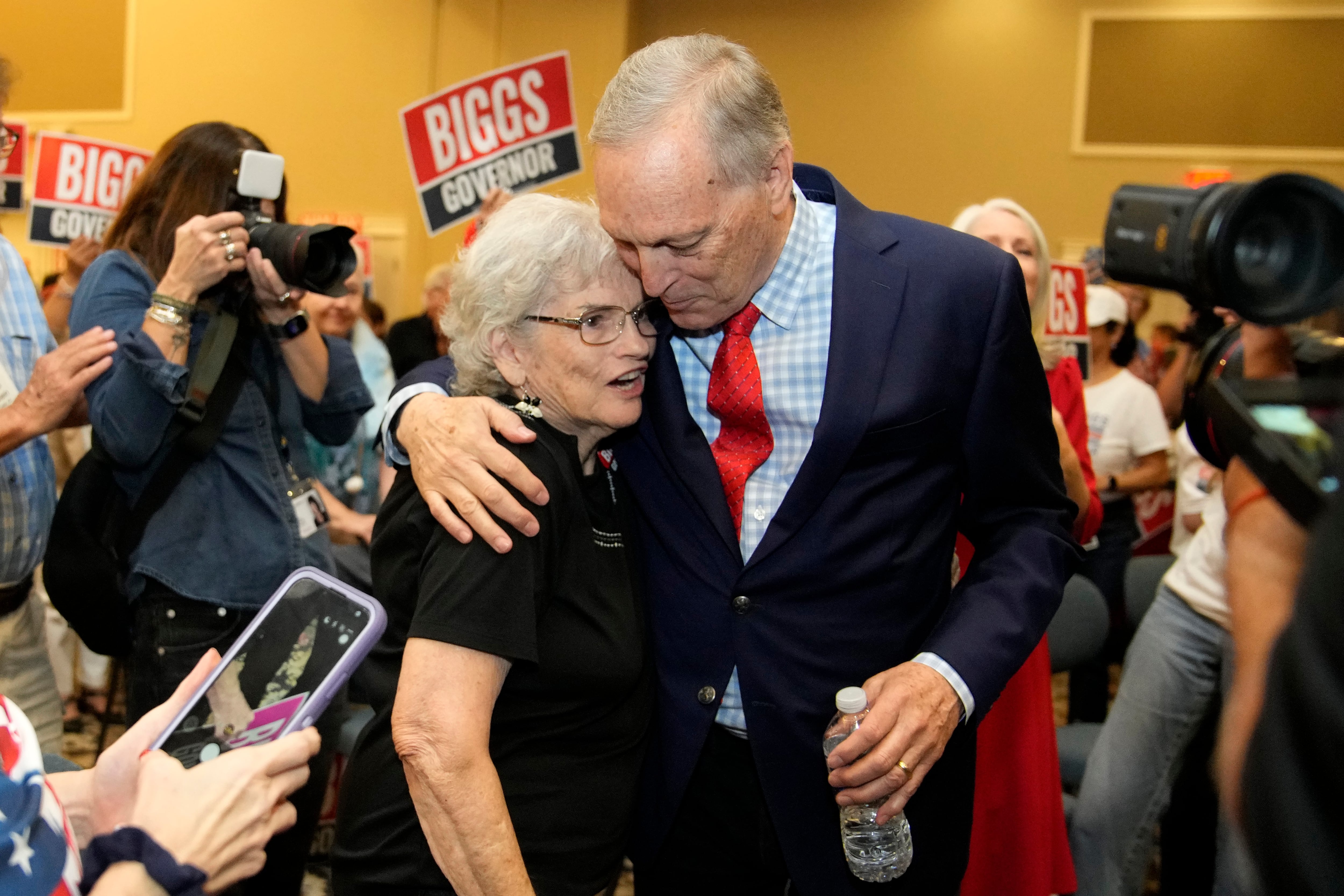 Arizona Republicans pick nominees for governor and other top offices