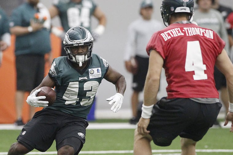 Running back Darren Sproles has not been a team's biggest weapon in the past, but he might be with the Eagles. CHARLES FOX / Staff Photographer