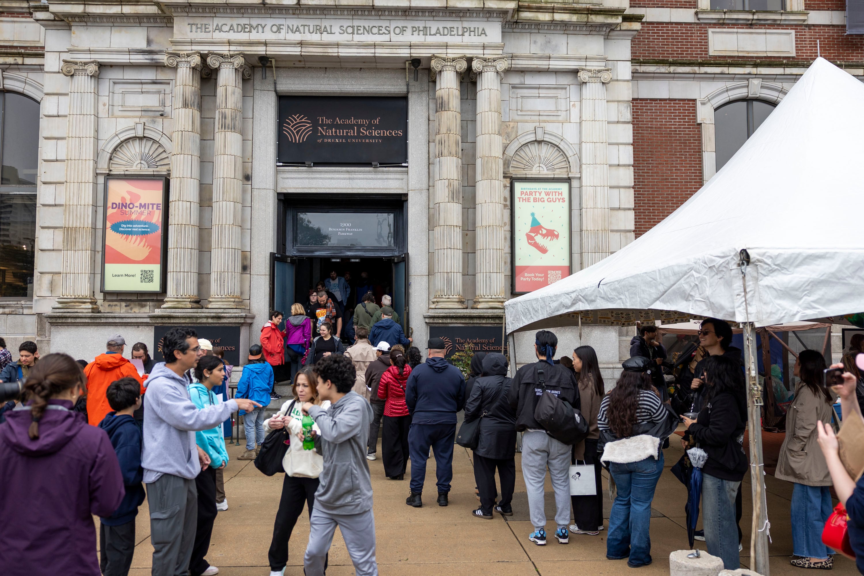 Families Protest Planned Closure of Academy of Natural Sciences Amid Funding Uncertainty