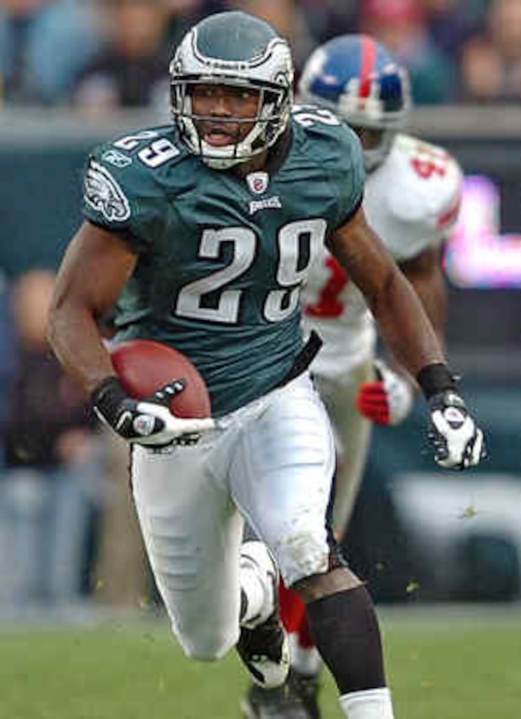 LeSean McCoy Aiming To Return Next Season, image size:760x1049