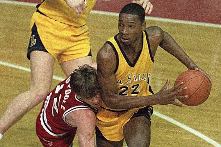 This past week, La Salle felt as if it had come full circle. Back when Lionel Simmons and his teammates won 100 games in 4 years. (George Widman/AP file photo)