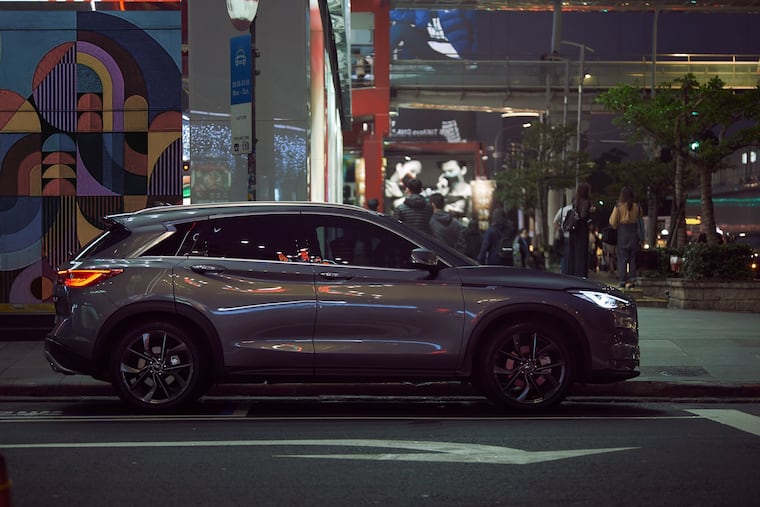 The 2019 Infiniti QX50 certainly cuts as pretty a profile after its redesign as it did before.
