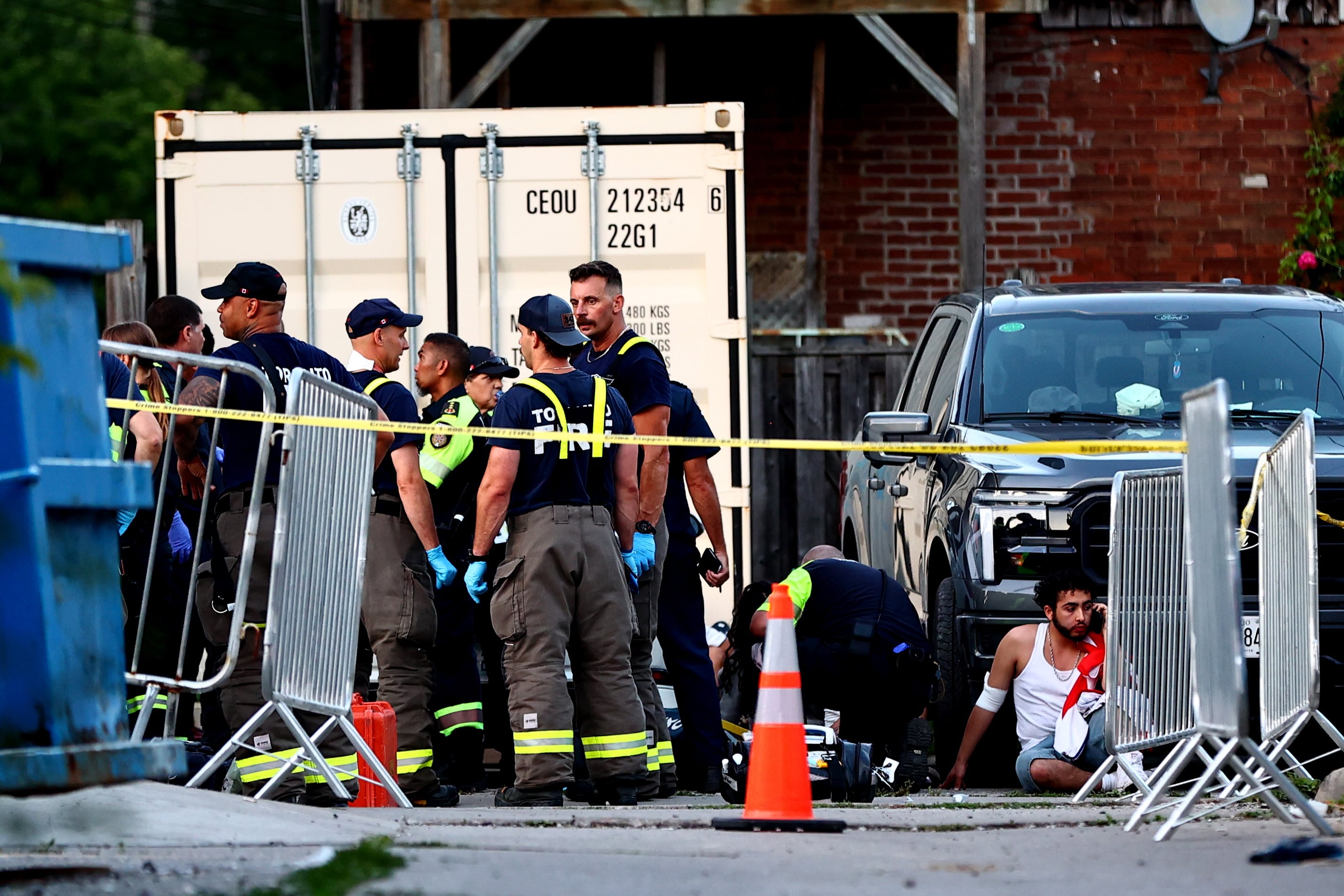 Shooting near Toronto street festival kills 2 people and wounds 5, police say