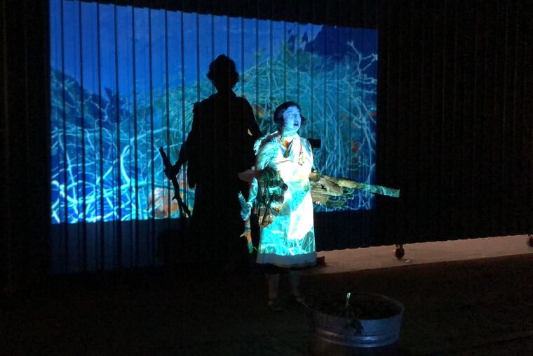 La artista de performance Salomé Cosmique invocó a Pachamama, para crear conciencia sobre el impacto negativo que la humanidad tiene en el medio ambiente.