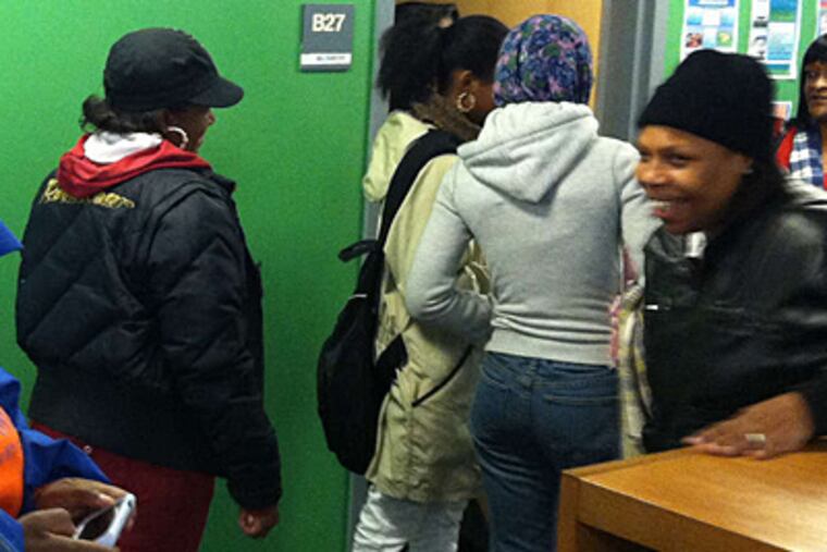 Parents and students visited Penn Alexander School. (Regina Medina/Staff)