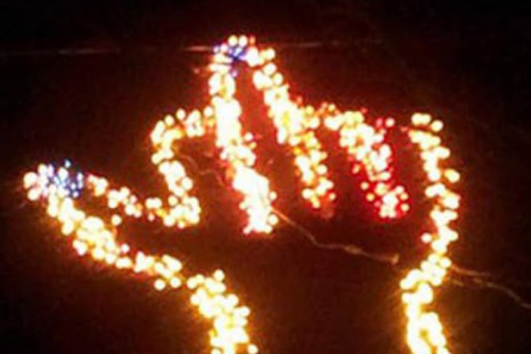 Sarah Henderson of Denham Springs, Louisiana decided to be passive-aggressive in letting her neighbors know how she felt.