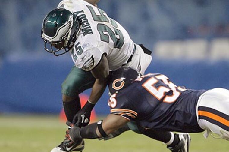 For the second straight game, the Eagles converted on just one of five red zone opportunities. (Yong Kim/Staff Photographer)