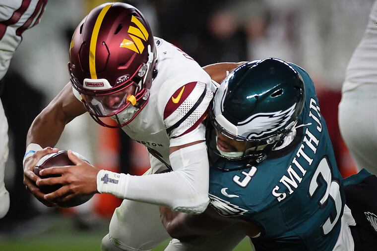 The Eagles will be counting on edge rusher Nolan Smith (right) to fill the void left by Brandon Graham, who suffered a season-ending triceps injury on Sunday.