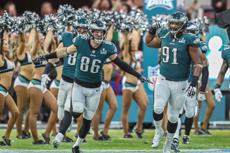 Zach Ertz (86) has agreed to a contract restructuring that will save salary cap space.
