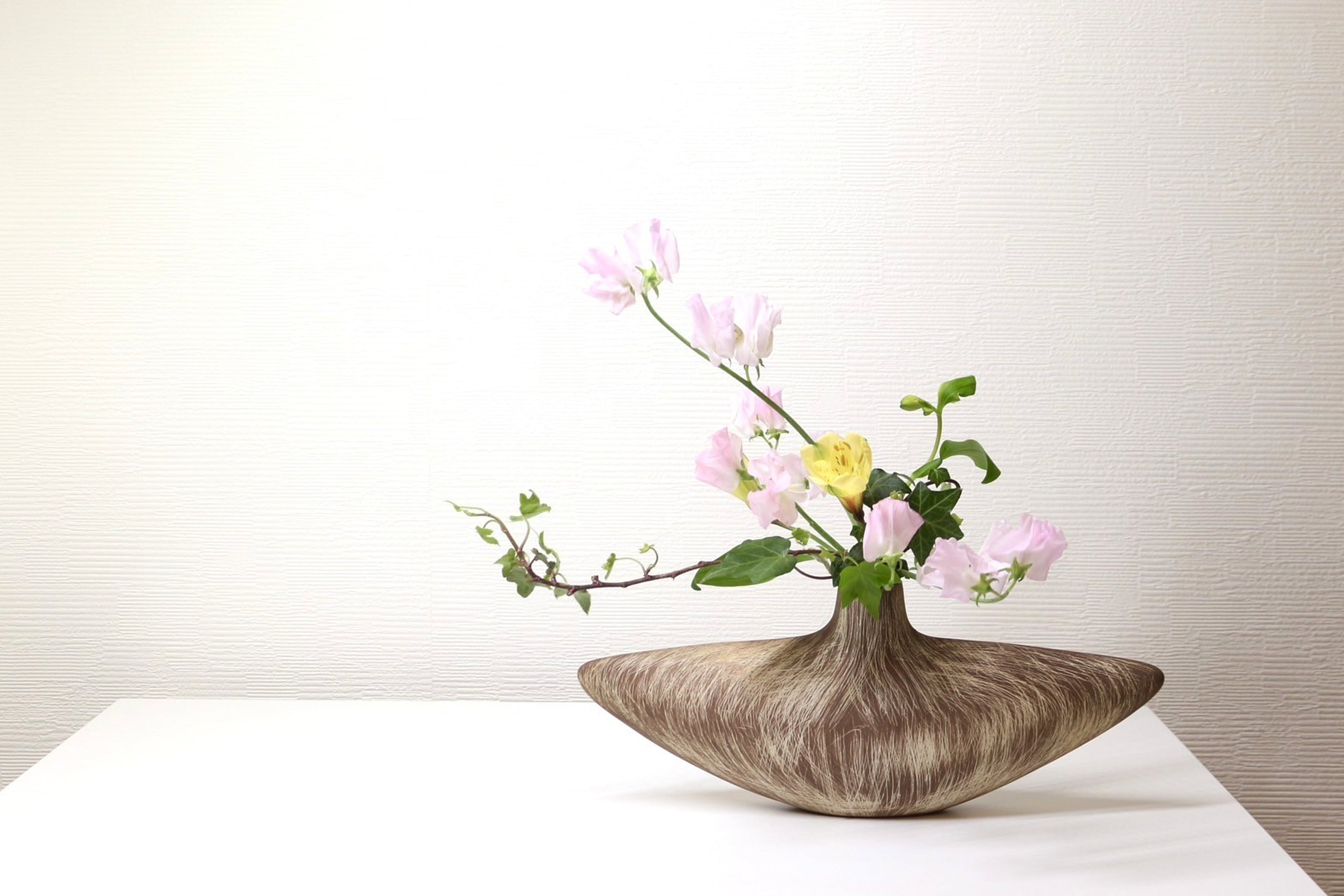 Philadelphia discovers ikebana: centuries-old Japanese flower arrangement draws seekers of calm
