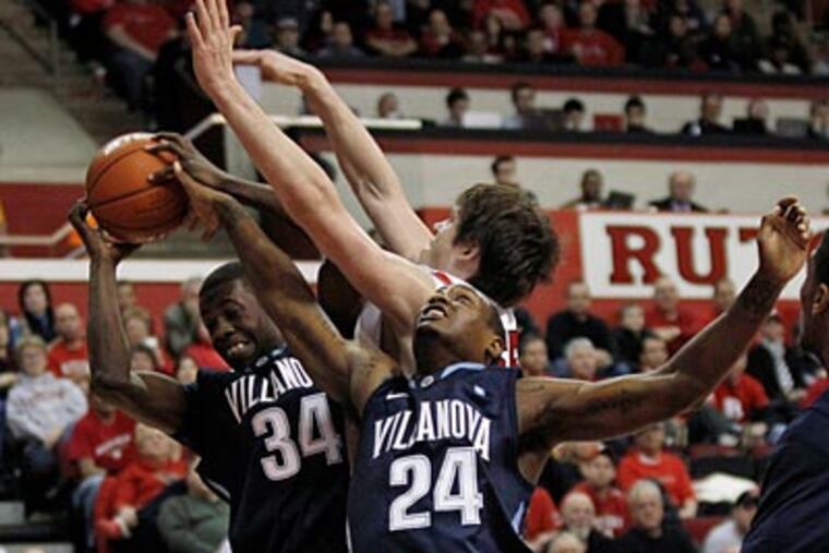 After blowing a late lead and losing to Rutgers, Villanova takes on Pitt Saturday. (Mel Evans/AP Photo)