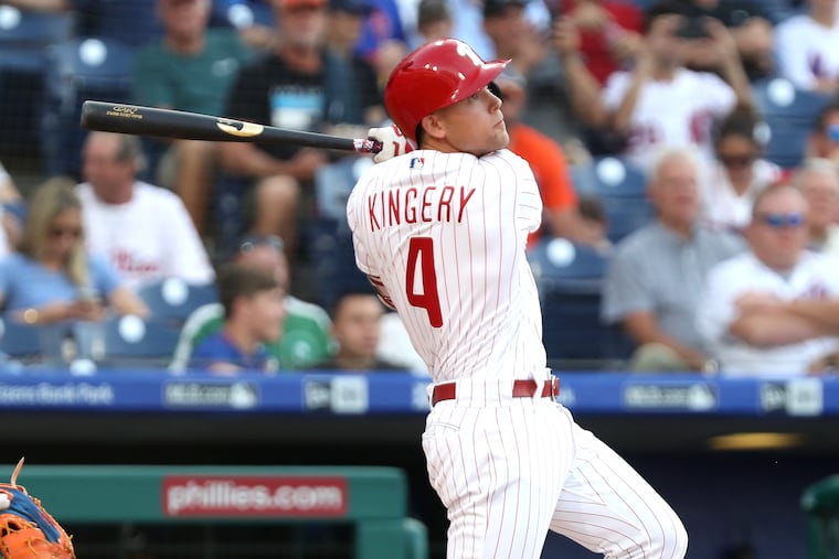 Scott Kingery watching his solo home run in the first inning against the Mets on Tuesday.