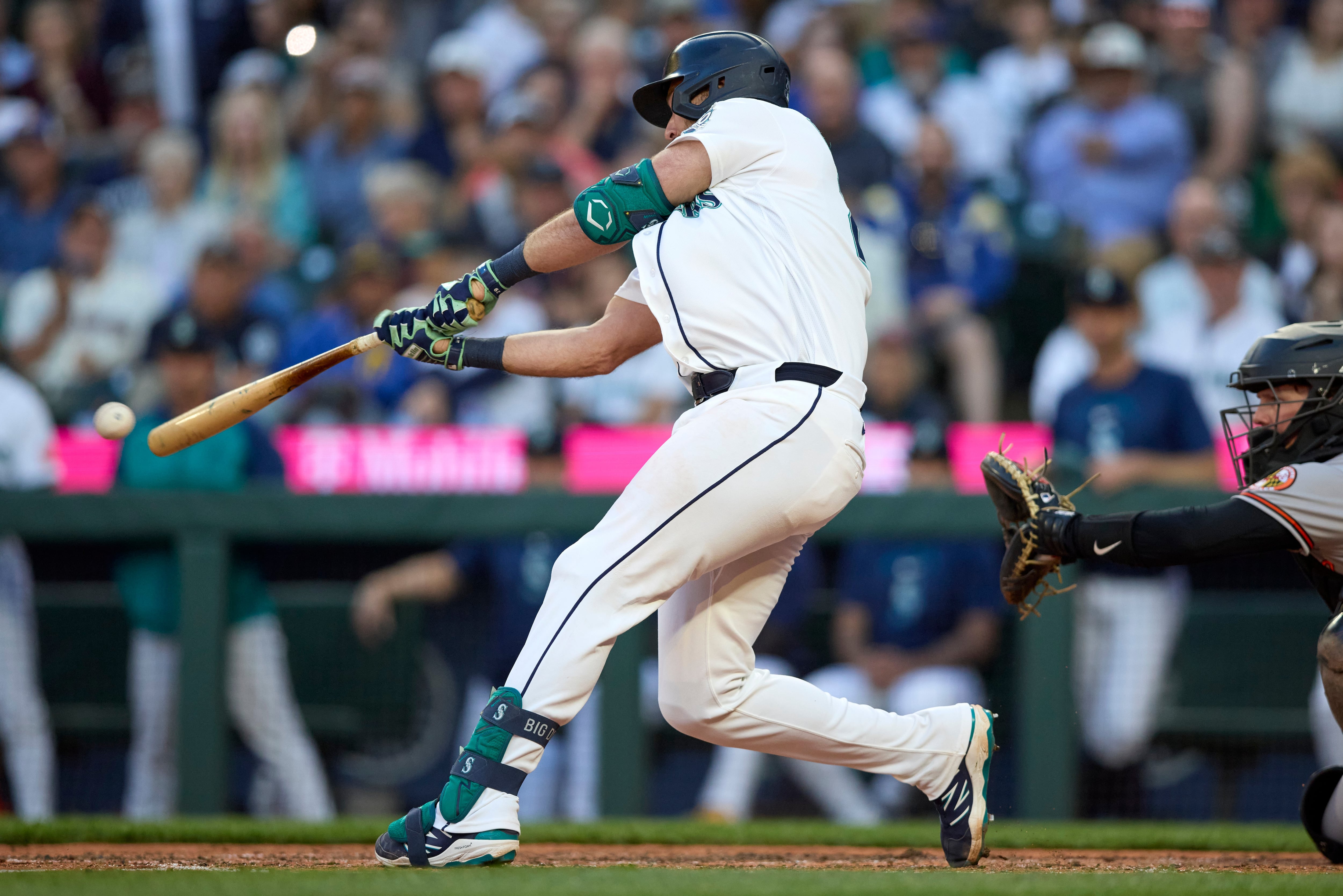 Cal Raleigh delivers decisive hit in return from injured list as Mariners top Orioles 3-1